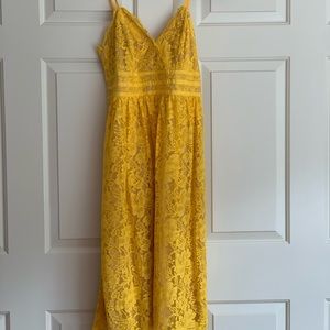 Lulus yellow lace dress never worn